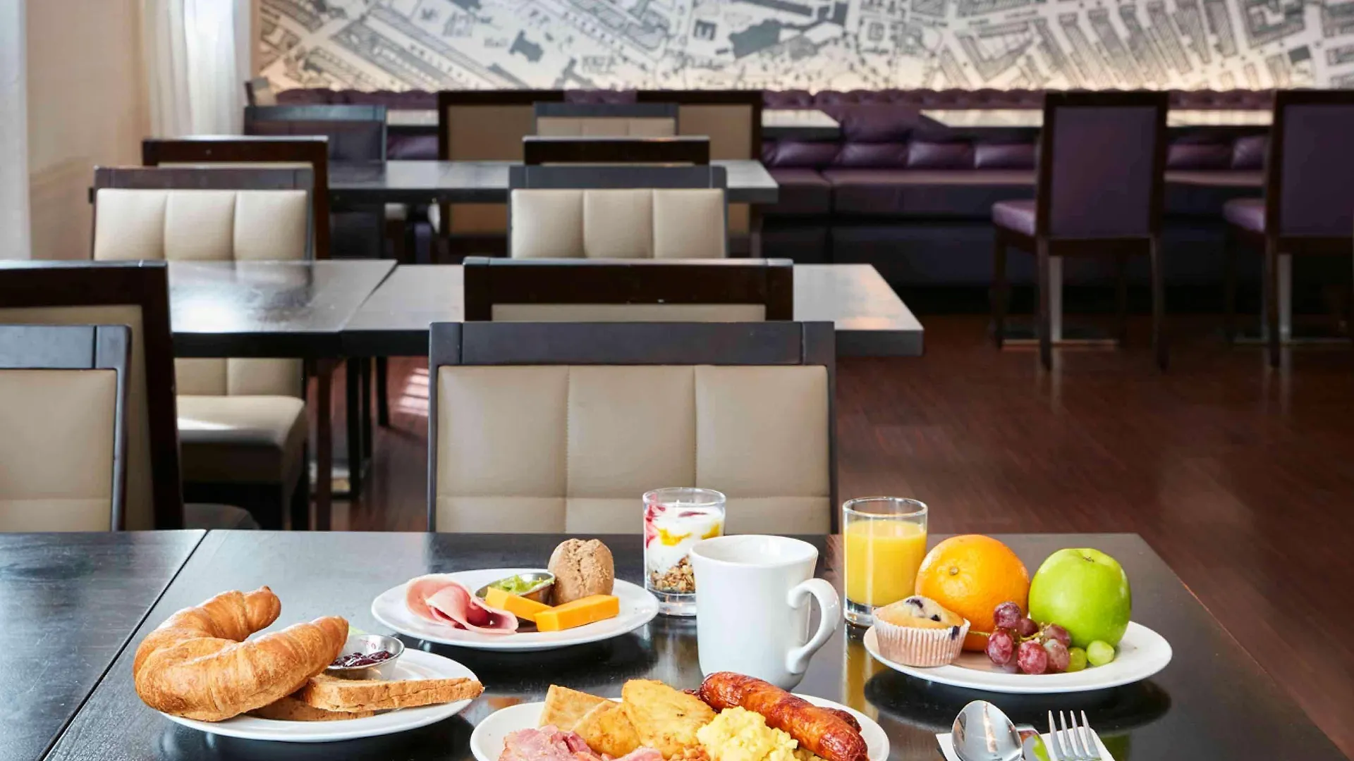 Ibis Belfast Queens Quarter 3*,