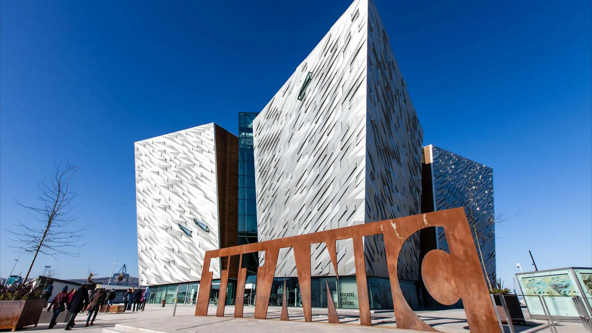 ibis Belfast Queens Quarter 3*,