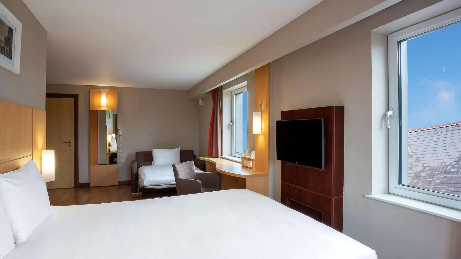 ibis Belfast Queens Quarter Hotel