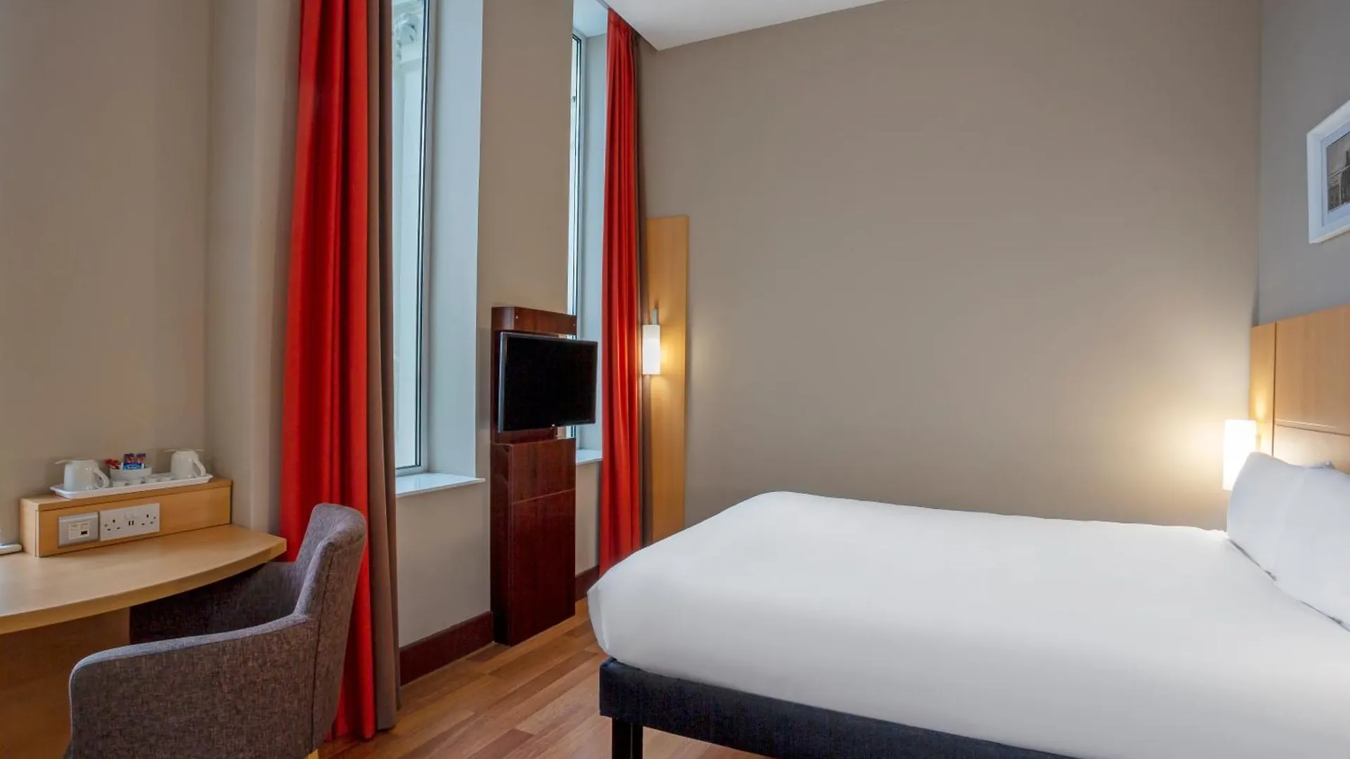 Ibis Belfast Queens Quarter Hotel
